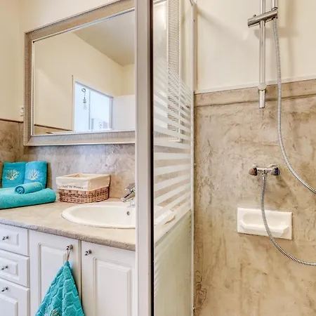 Neuf Bord De - Piscine - Tennis - Boulodrome Dans La Résidence Appartamento Le Lavandou